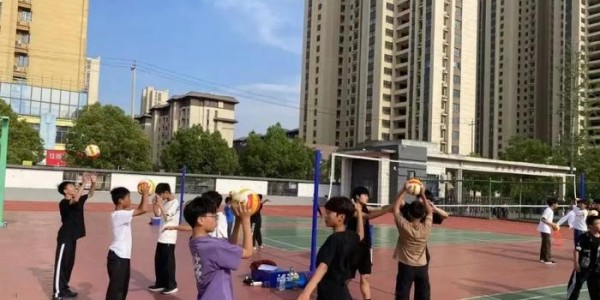 2025年安徽省青少年排球锦标赛，阜阳阜南经开区中心学校载誉归来