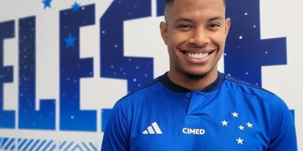 kaiyun官方网站-成都蓉城后腰新外援仅用一场比赛，就直接征服球迷，值得期待