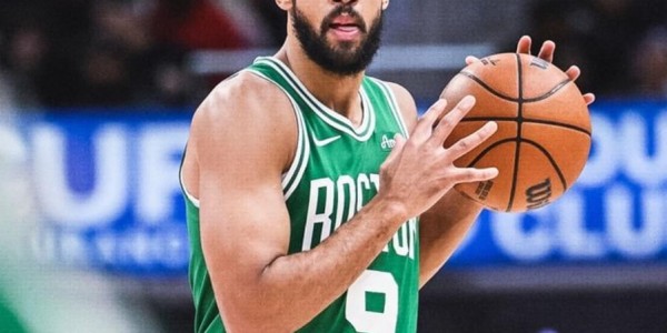 绿凯拒23分逆转！布朗30+8全队第一，湖人旧将30+4尽力，怀特27+5